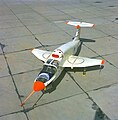 XV-5 Vertifan，紅色機首後的圓環內及機翼圓環內各一個升力葉片
