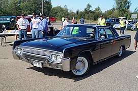 1961 Lincoln Continental sedan