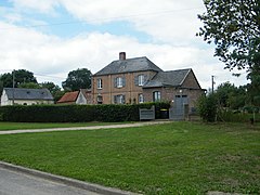 Mairie, ancienne école.