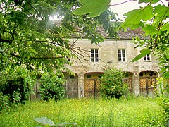 Anciennes écuries du château.