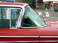 Parabrisas envolvente, también conocido en inglés como panoramic windshield en un 1959 Edsel Corsair