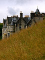 Château de Torosay derrière une coljine.