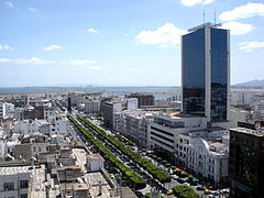 Tunis, capitale et première agglomération de Tunisie.