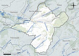 Carte en couleur présentant le réseau hydrographique de la commune