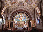 Intérieur de la chapelle, la voûte, le chœur.