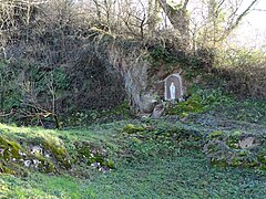 La grotte de Lourdes.