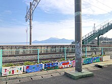 JR小長井駅の花壇アート写真