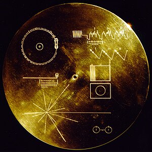 עטיפת תקליט הזהב של וויאג'ר, תקליט שצורף לגשושיות וויאג'ר 1 ווויאג'ר 2, ששוגרו בשנת 1977.