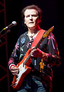 Rabin performing with Yes featuring ARW in 2018