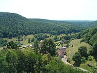 Centre du bourg de Windstein vu depuis les ruines du Vieux-Windstein.