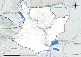 Carte en couleur présentant le réseau hydrographique de la commune