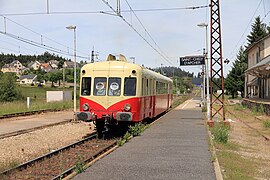 L'X 2403 en gare de gare de Saint-Chély-d'Apcher en 2011.