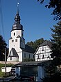 Kirche mit Ausstattung und Kirchhof