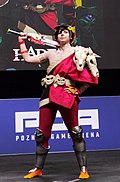 Cosplay de Zagreus, fils d'Hadès et héros du jeu.