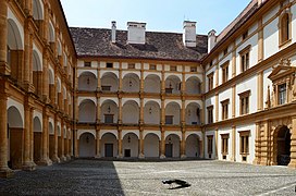 Cour du château.