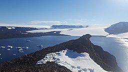 Utsikt från toppen av Vega Island, 2019.