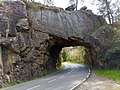 Túnel na estrada de acceso