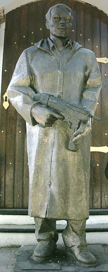 Statue of Ali La Pointe