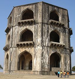 Salabat Khans mausoleum vid Ahmednagar.