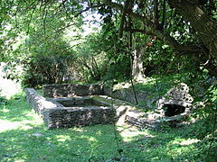 Un ancien lavoir dans l'île.