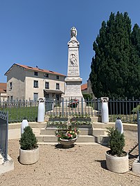 Le monument aux morts.