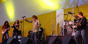 Starship featuring Mickey Thomas performing in 2010