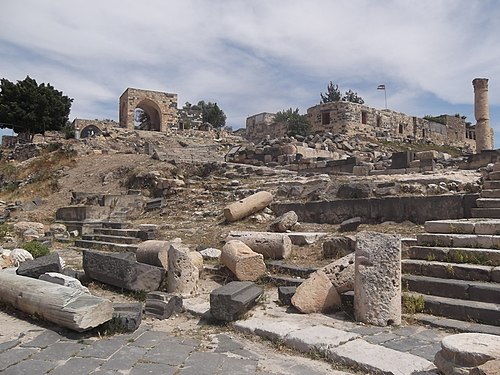 جانب من آثار وأعمدة مدينة جدارا، إحدى المدن اليونانية- الرومانية العشر في بلدة أم قيس، بالأردن. (التقطتها، ورشّحتها لا روسا)