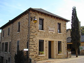 The town hall in Bor-et-Bar