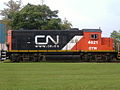 Esta GP9 recontruida GTW 4621 del CN esta asentada al frente del Cytec Industries en Kalamazoo, MI.