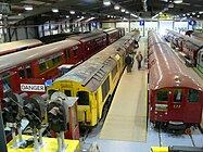 Historische Fahrzeuge der London Underground im Museumsdepot des London Transport Museum