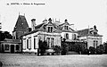 Le château de Kerguesténen au début du XXe siècle ; détruit en 1944 (carte postale).