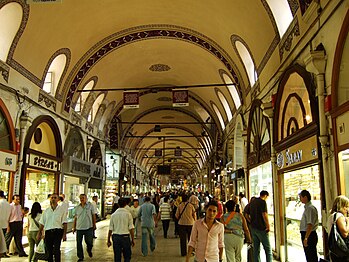 Uma das ruas principais do Grande Bazar