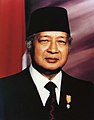 Un peci porté par Soeharto, ancien président de l'Indonésie.