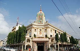 Le mandir Shri Kutch Satsang à Mombasa, attestant de la présence indienne.