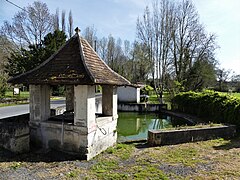 Fontaine-lavoir d'Épeluche.