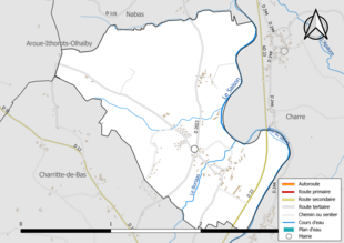 Carte en couleur présentant le réseau hydrographique de la commune