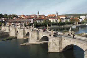 Image illustrative de l’article Alte Mainbrücke