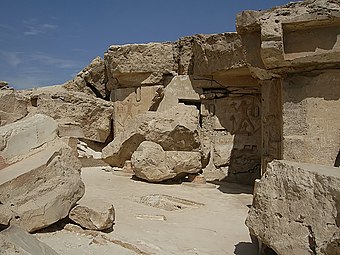 Entrée de la sépulture.