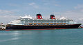 Disney Magic, crucero turístico, 297 m de eslora, bandera de Bahamas