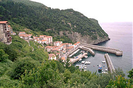 Vue du port de pêche d'Elantxobe