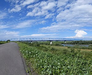 水門川排水機場から望む福束大橋