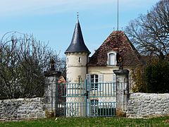 L'entrée du château de Lescot.