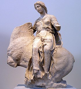 Statue d'une Néréide ou d'Aura sur un cheval, œuvre du sculpteur Timothéos, v. 380 av. J.-C., Musée national archéologique d'Athènes