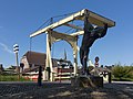 Nieuwerkerk aan den IJssel sculpture and bridge (de Gele Brug)