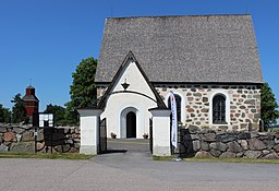 Skäfthammars kyrka i juni 2020