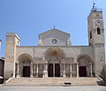 Westfassade der Abteikirche Saint-Gilles, St-Gilles (12. Jahrhundert)