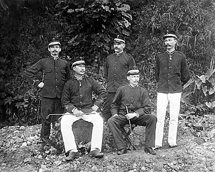 Van Daalen (second from the left) and four of his senior officers during the "Gajo-, Alas-, and Batak Campaign", 1904.