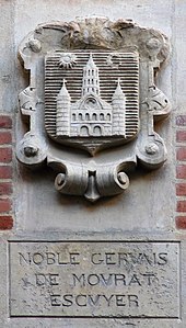 The inner courtyard (1602-1606) is decorated with many coats of arms of capitouls.