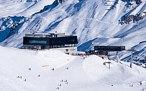 L'Espace Weisshorn : arrivée du téléphérique Grimentz-Sorebois et terminus de la télécabine Zinal-Sorebois.