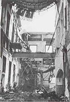 原爆被災後（1945年10月）の駅舎内（撮影：菊池俊吉）